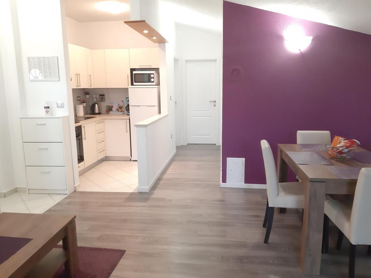 Apartments Dora โปเรช ภายนอก รูปภาพ