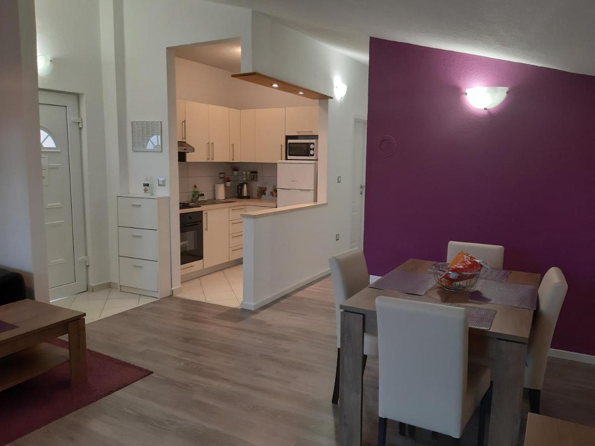 Apartments Dora โปเรช ภายนอก รูปภาพ