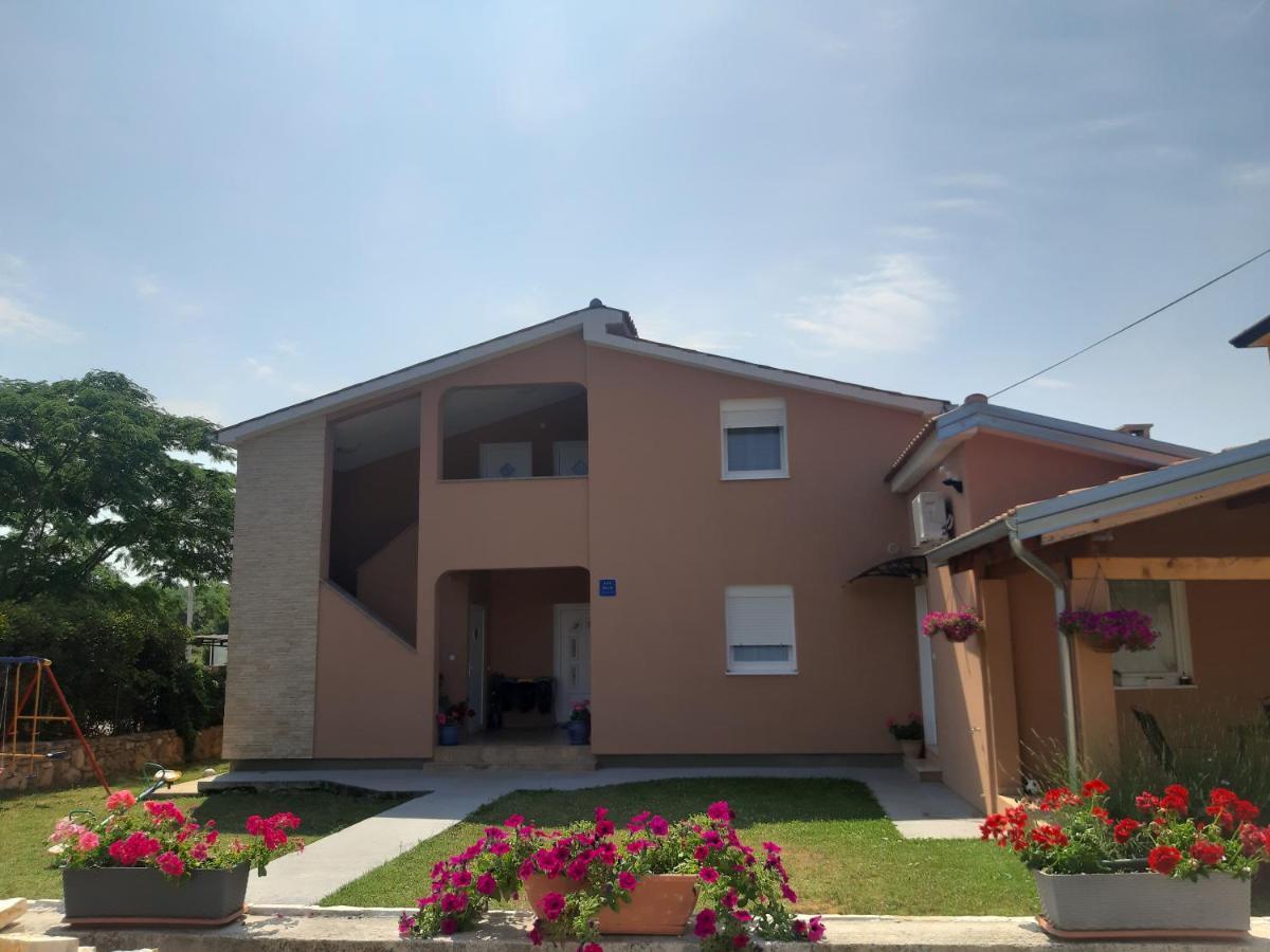 Apartments Dora โปเรช ภายนอก รูปภาพ