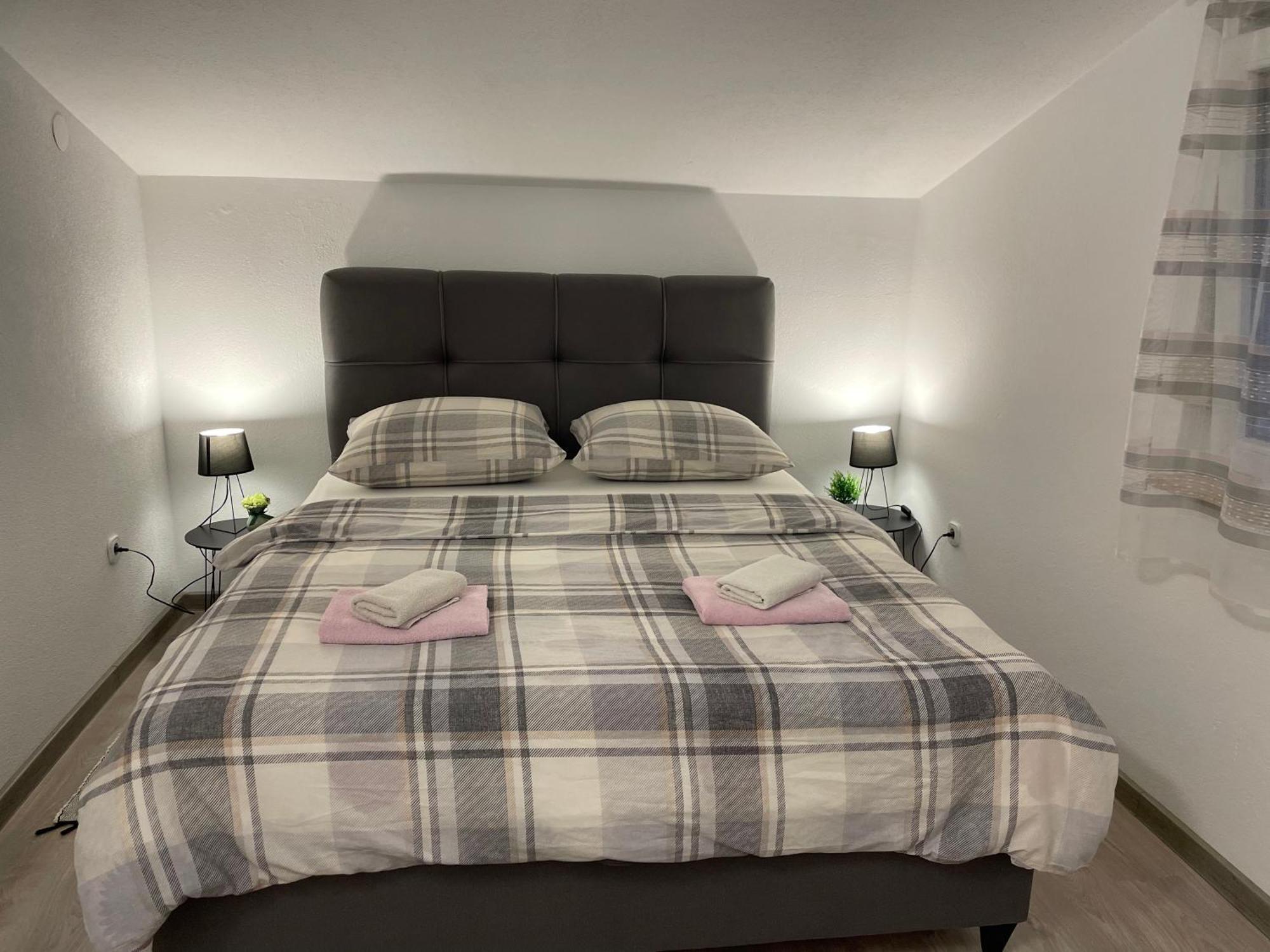 Apartments Dora โปเรช ภายนอก รูปภาพ
