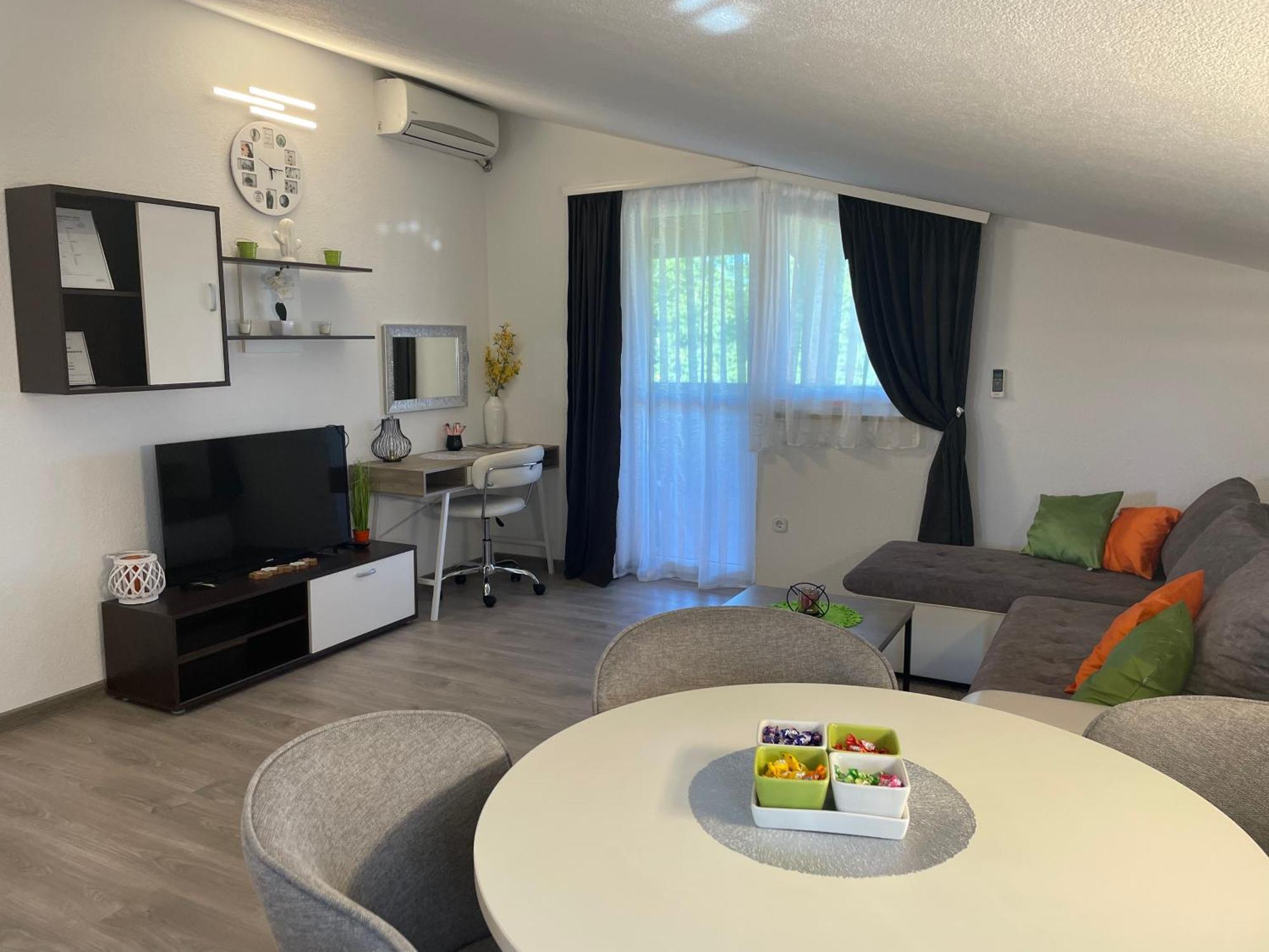 Apartments Dora โปเรช ภายนอก รูปภาพ