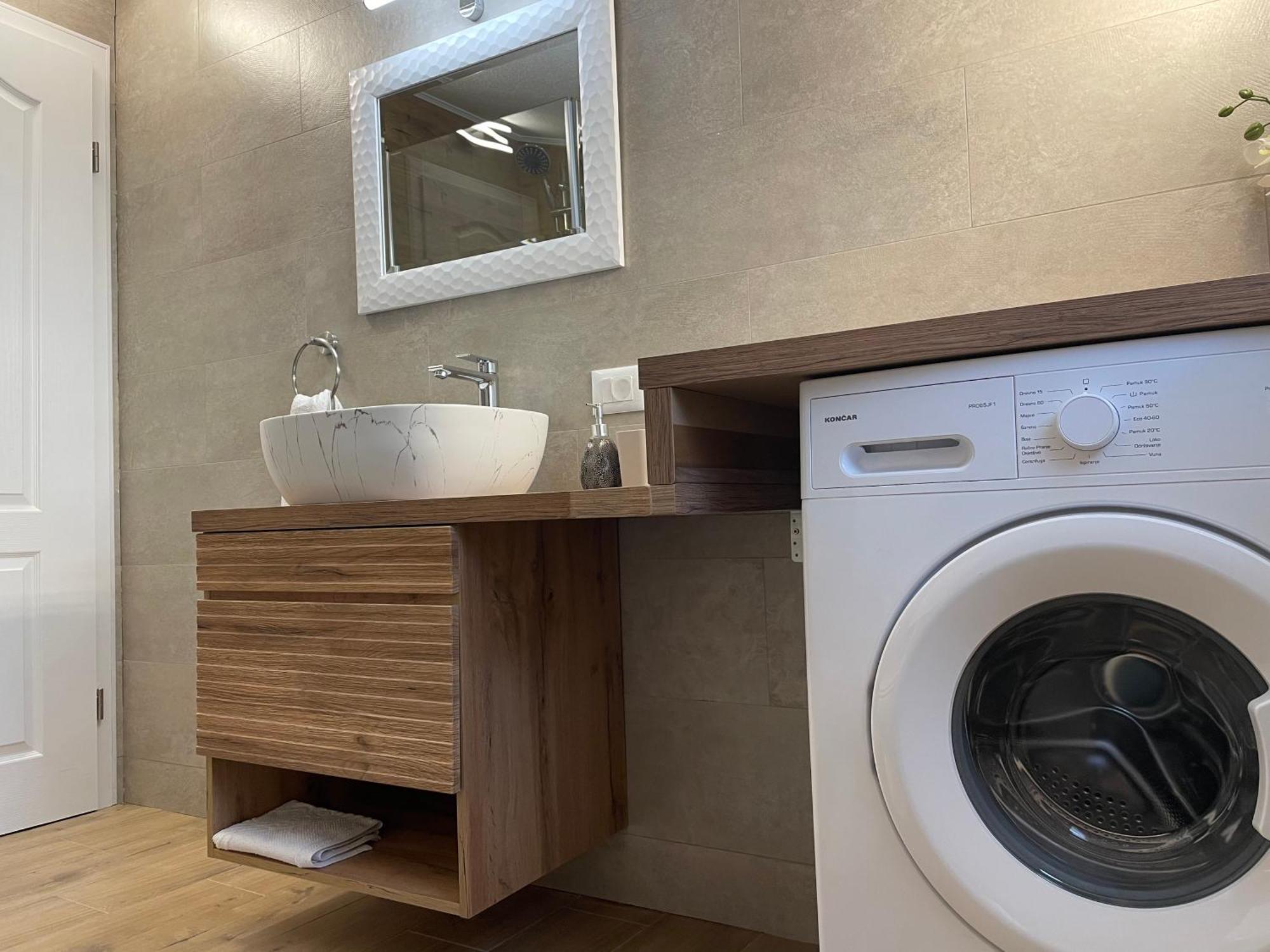 Apartments Dora โปเรช ภายนอก รูปภาพ
