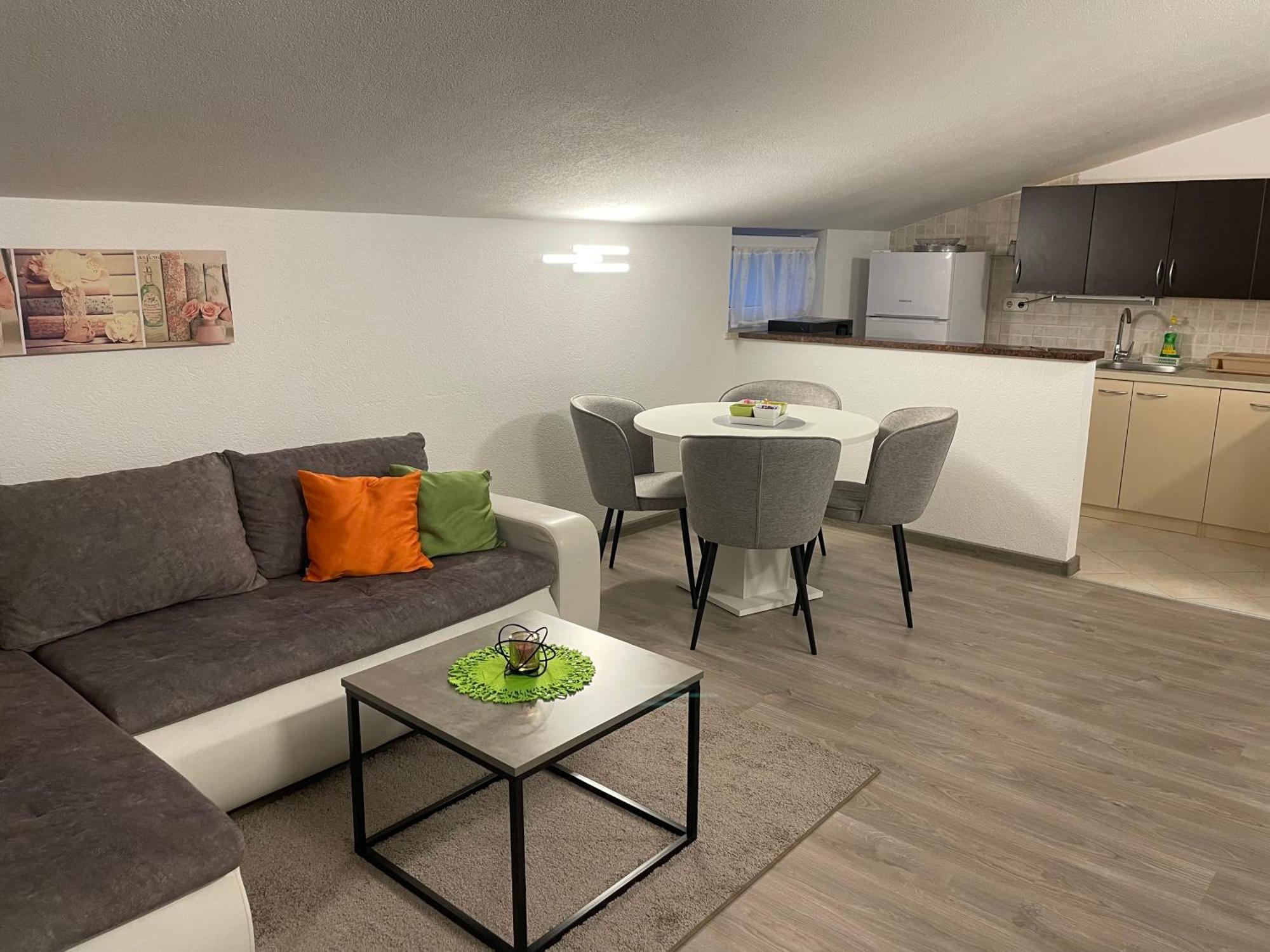 Apartments Dora โปเรช ภายนอก รูปภาพ